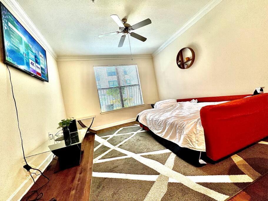 Luxury 1Bedroom/Pool View/ Galleria W/Study Desk Houston Kültér fotó