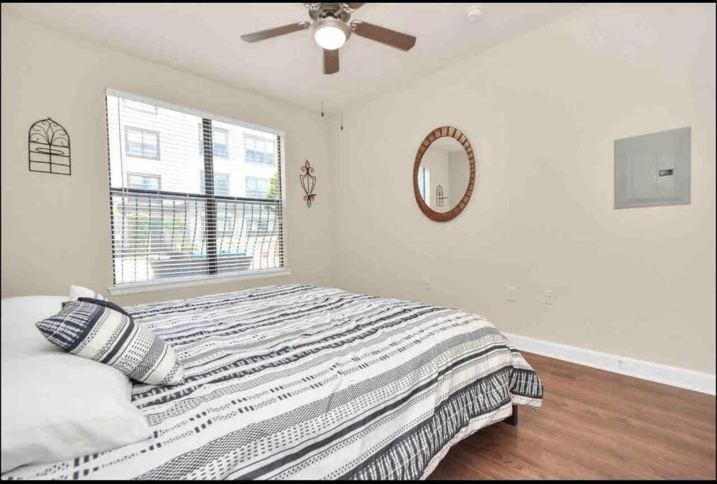 Luxury 1Bedroom/Pool View/ Galleria W/Study Desk Houston Kültér fotó