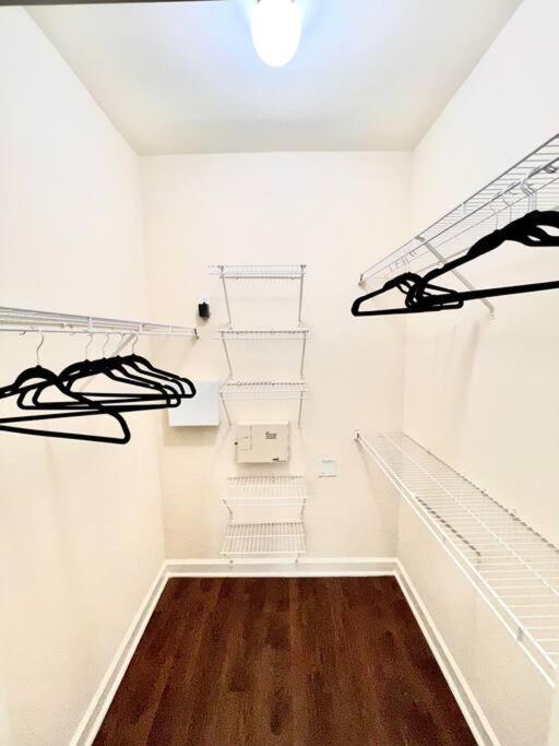 Luxury 1Bedroom/Pool View/ Galleria W/Study Desk Houston Kültér fotó