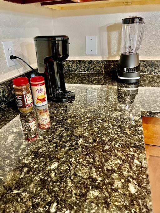 Luxury 1Bedroom/Pool View/ Galleria W/Study Desk Houston Kültér fotó